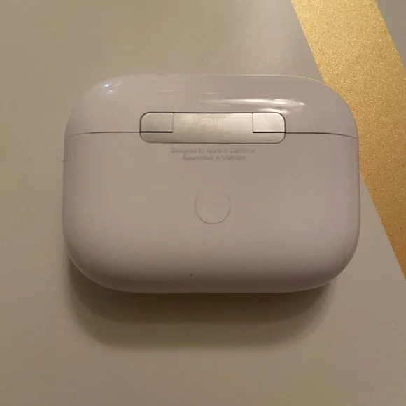 Apple White AirPods Pro 2 with Charging case